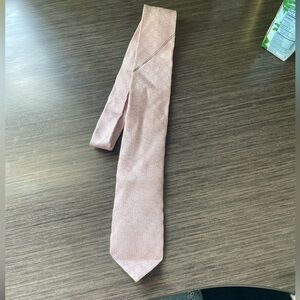 Gucci pink tie